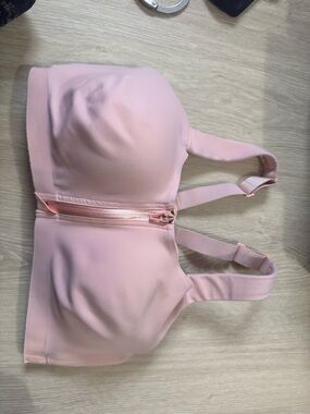 Victoria's Secret Light Pink Front-Zip Sports Bra